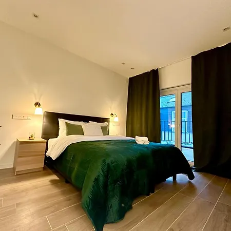 Luxury Park By Rikas Apartment *
